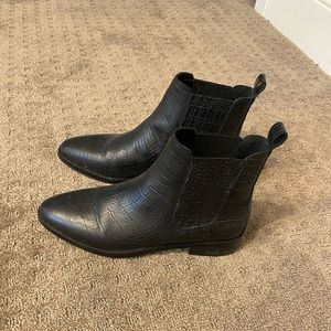 Crown Vintage black leather boots